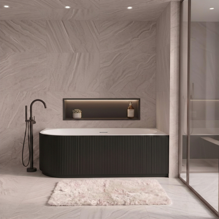 Wanna wolnostojąca narożna prawa Balneo AVOLA ryflowana NO RIM 150 x 75 cm biało czarna akrylowa z ramą ze stali nierdzewnej i 6 nóżkami stabilizującymi z przelewem i białym korkiem